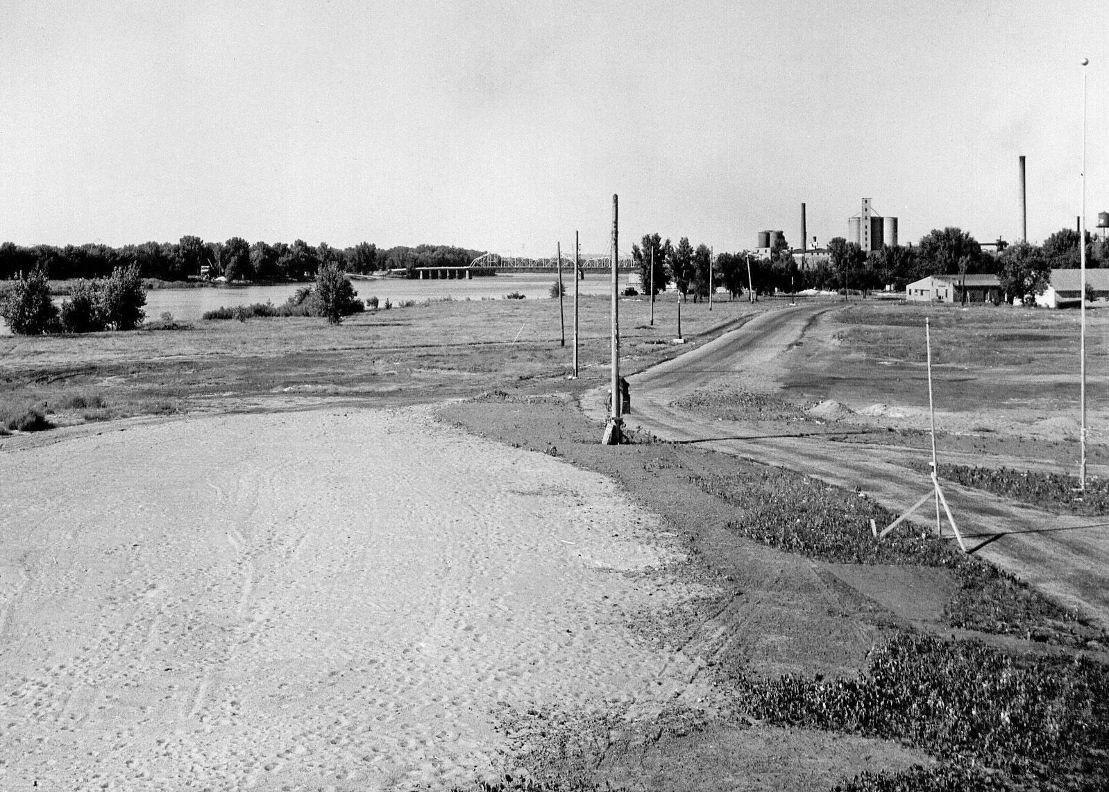 1937: Isle La Plume